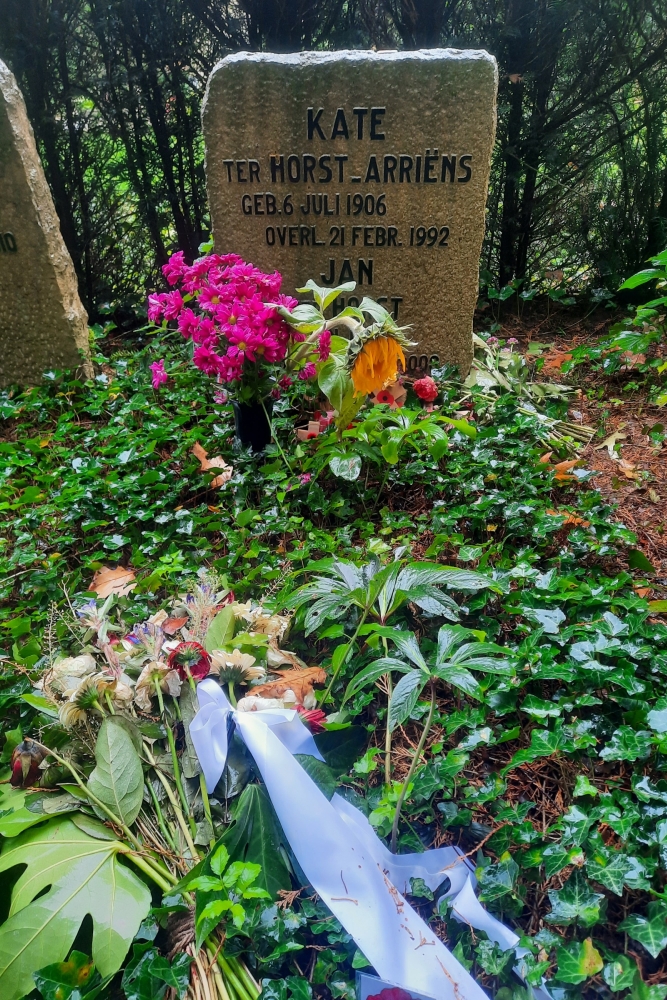 Dutch War Graves Municipal Cemetery North and South Oosterbeek #6