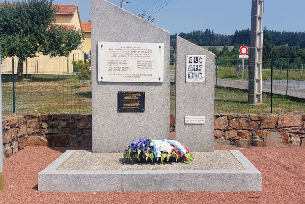 Monument Omgekomen Verzetsmensen Montchal #2