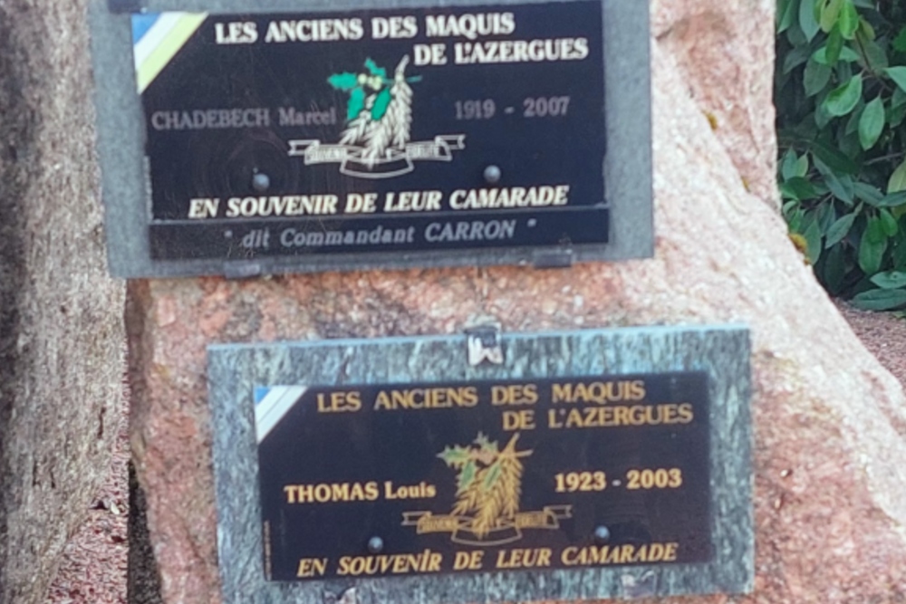 Monument Omgekomen Verzetsmensen Montchal #3