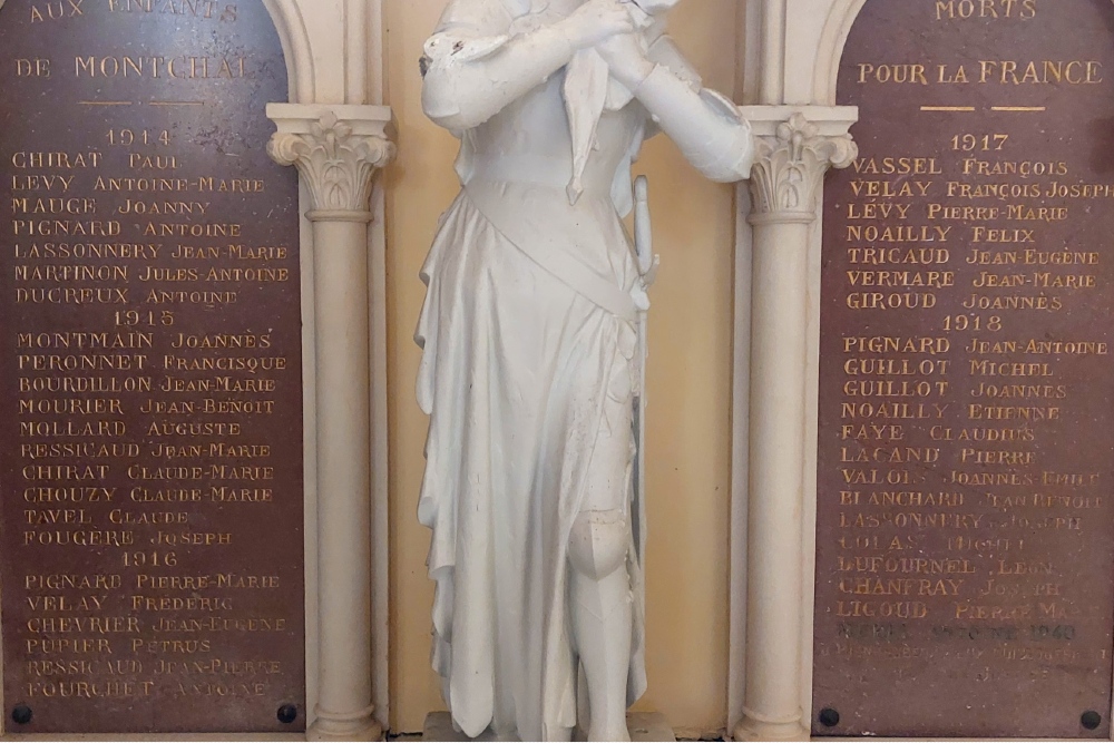 Oorlogsmonument in kerk Montchal #2