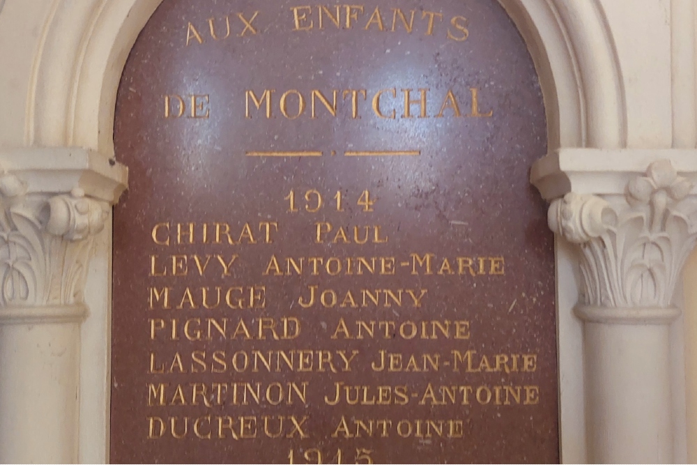 Oorlogsmonument in kerk Montchal #4