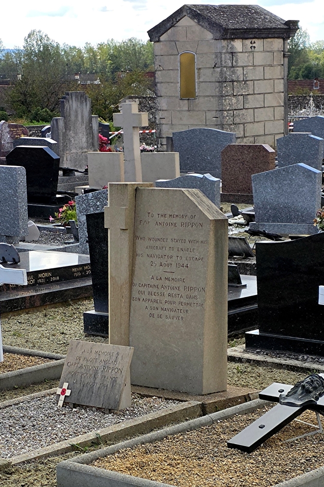 Commonwealth War Grave Ouroux-sur-Saone #6