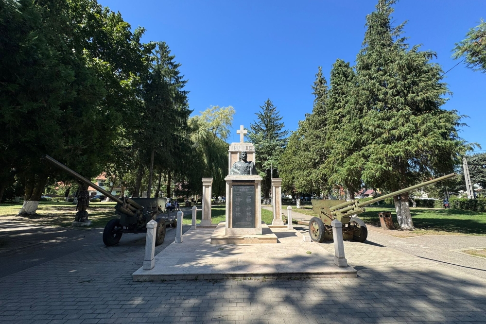 Generaal Traian Moșoiu monument #1