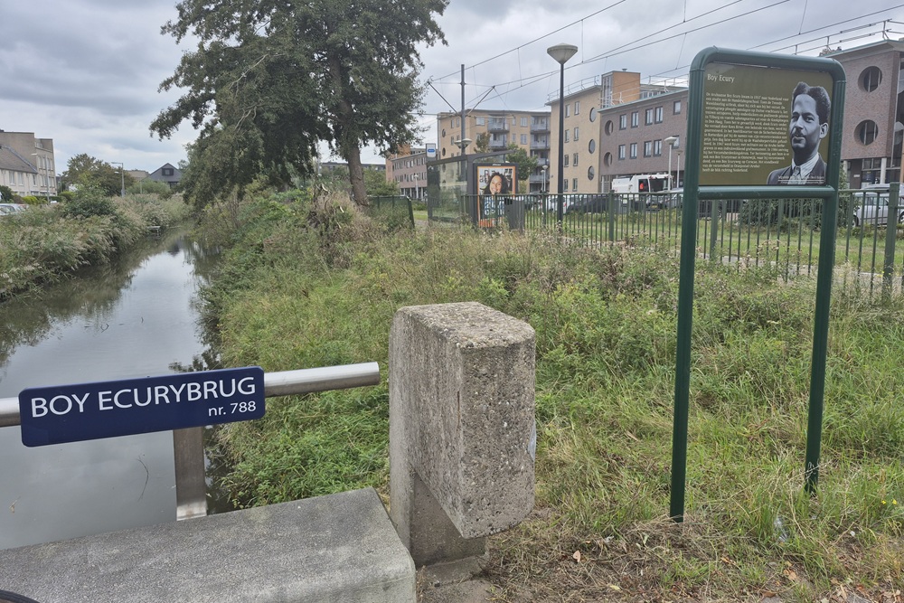 Memorial Plates De Aker Boy Ecury Bridge #2