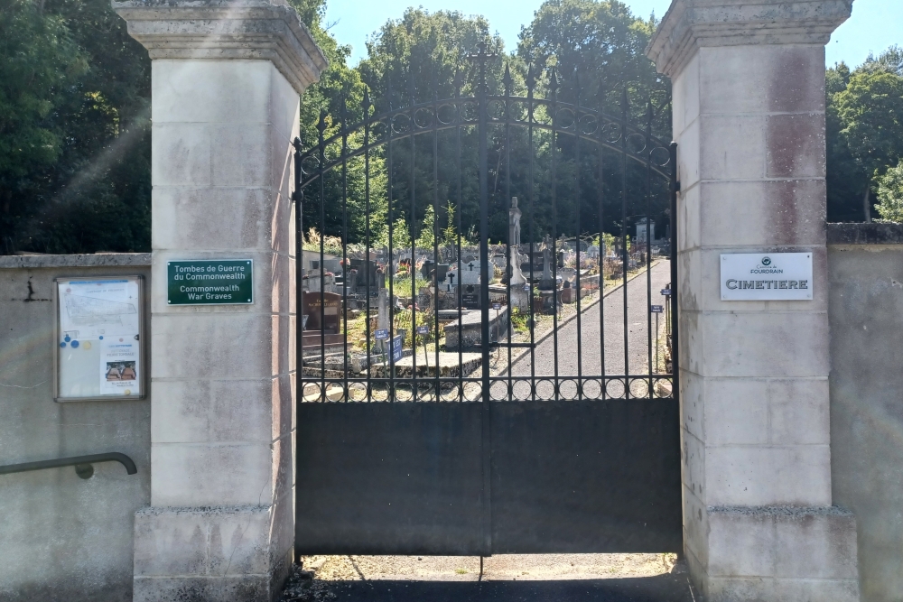 Oorlogsgraven van het Gemenebest Fourdrain #4