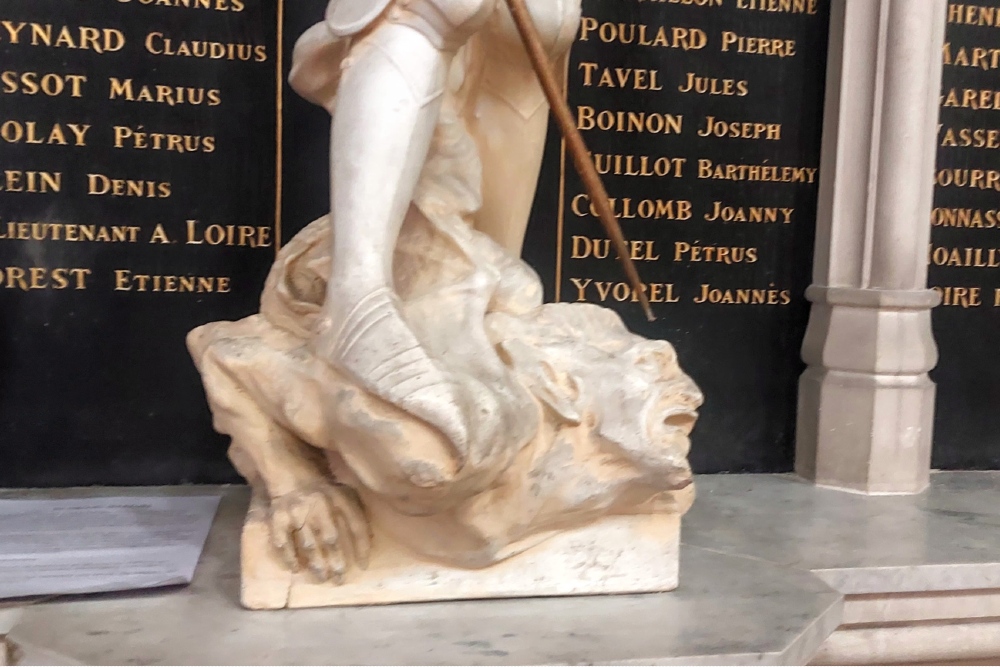Oorlogsmonument in de Kerk Pannissiéres #4