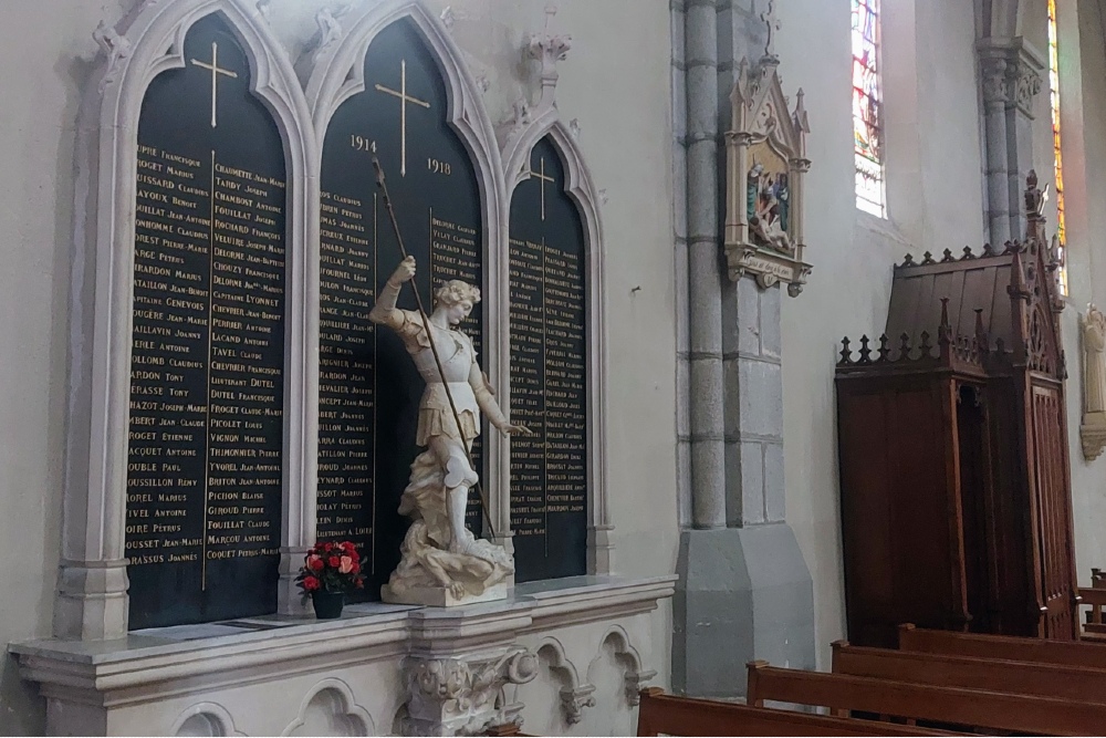 Oorlogsmonument in de Kerk Pannissiéres #5