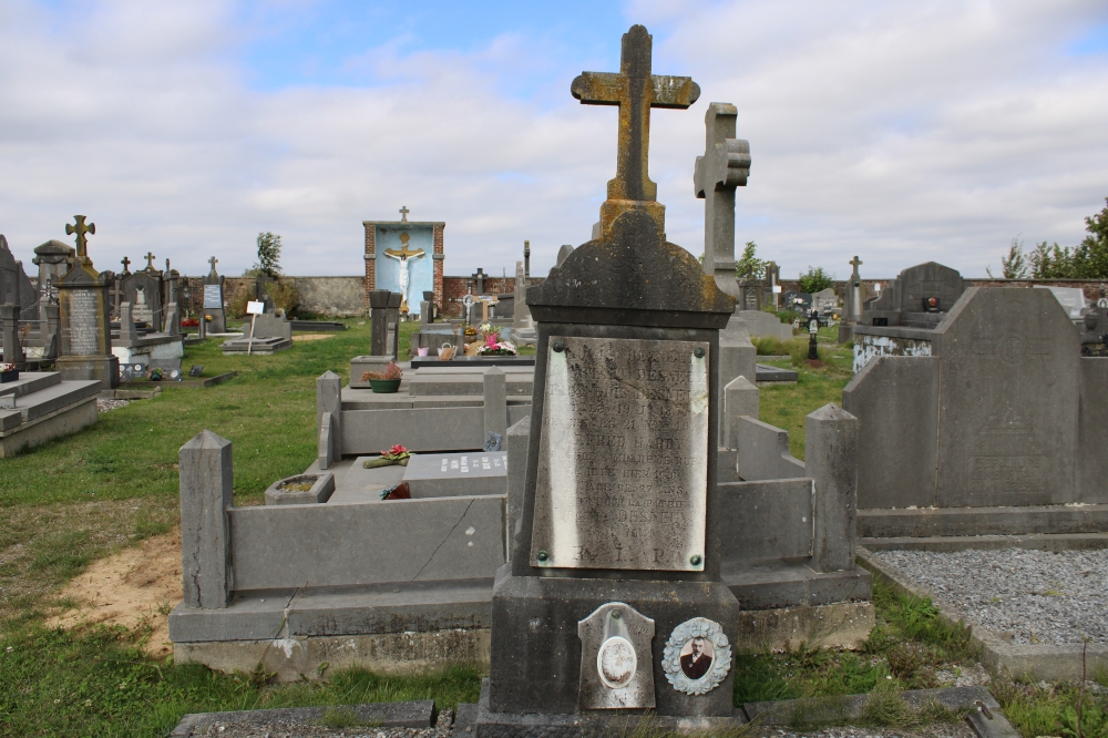 Belgische Oorlogsgraven Aische-en-Refail