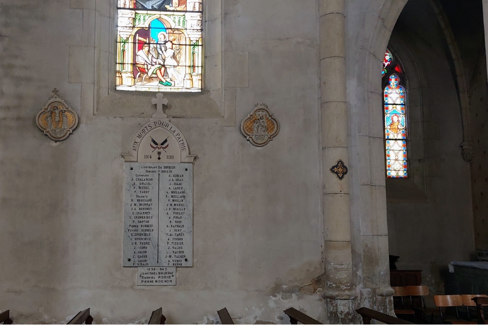 Oorlogsmonument in de Kerk Saint-Cyr-les Vignes