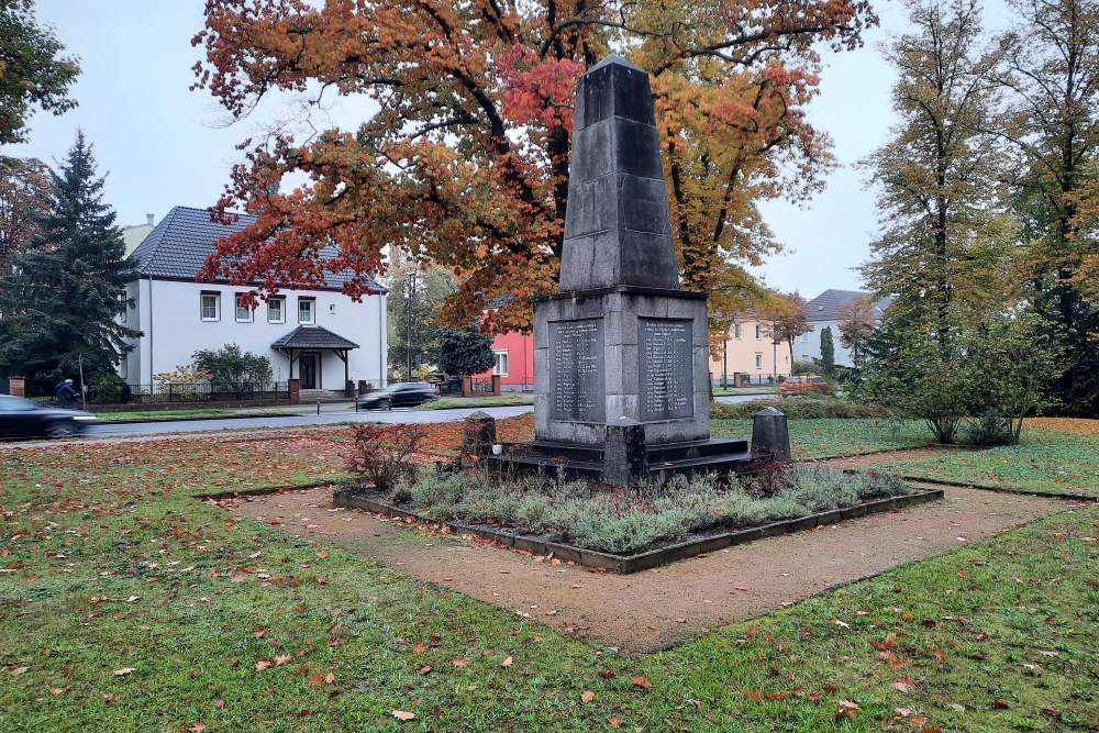 Massagraf Sovjet Soldaten Cottbus #3