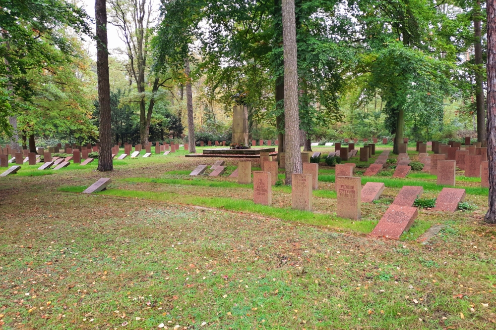 Sovjet Oorlogsgraven Cottbus #2