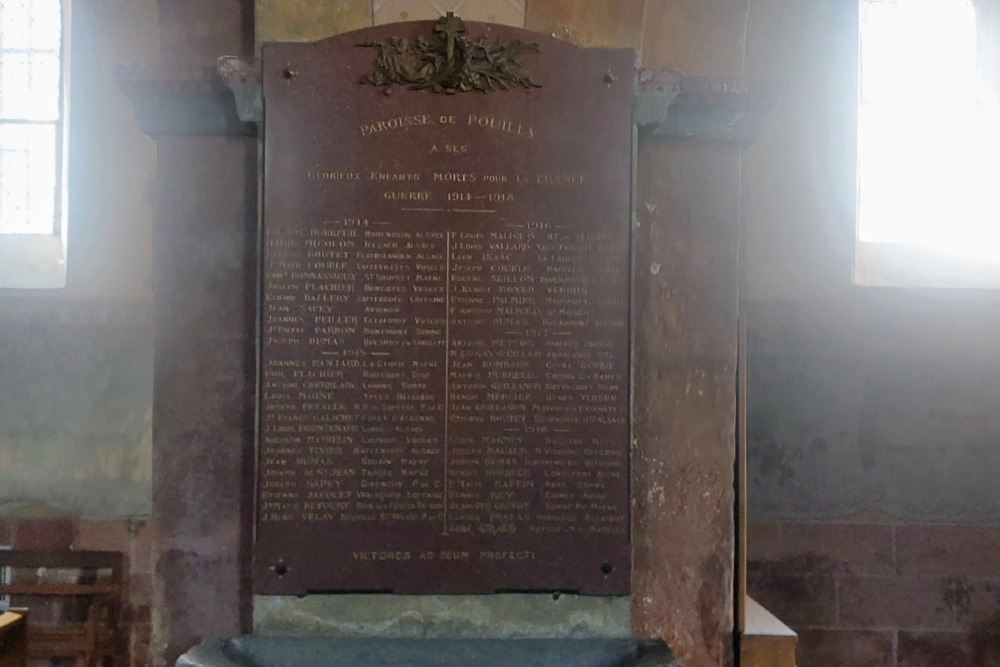 Oorlogsmonument in de Kerk Pouilly-lés-Feurs #2