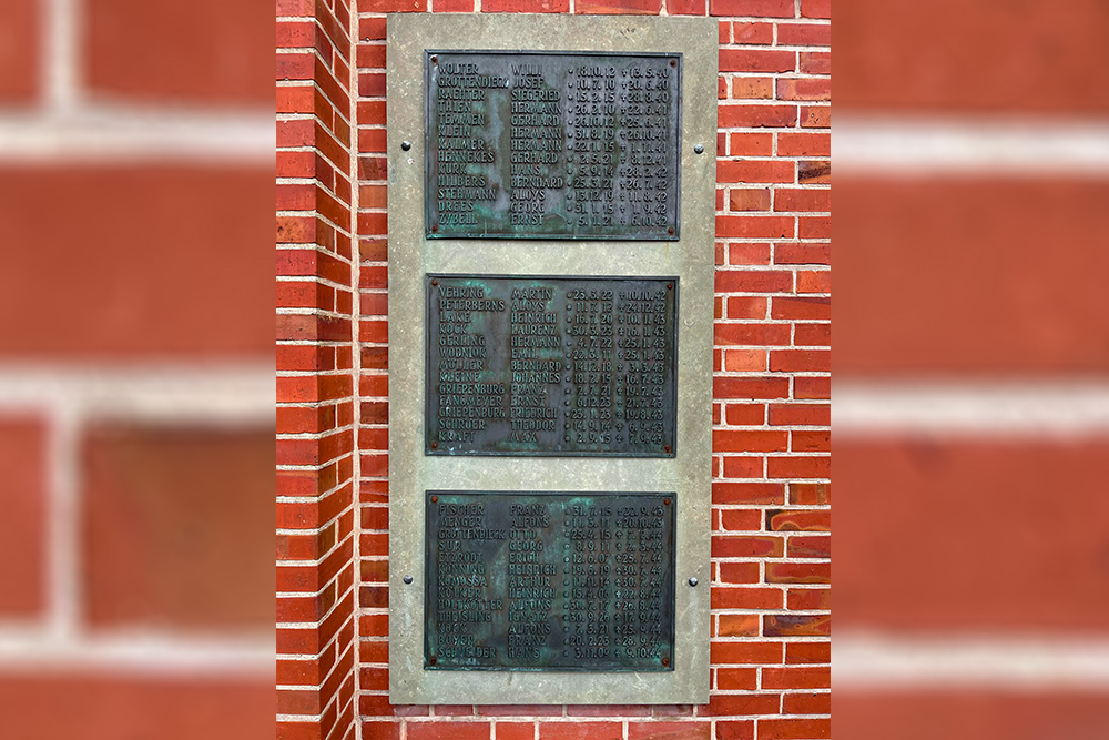 Oorlogsmonument Osterbrock #4