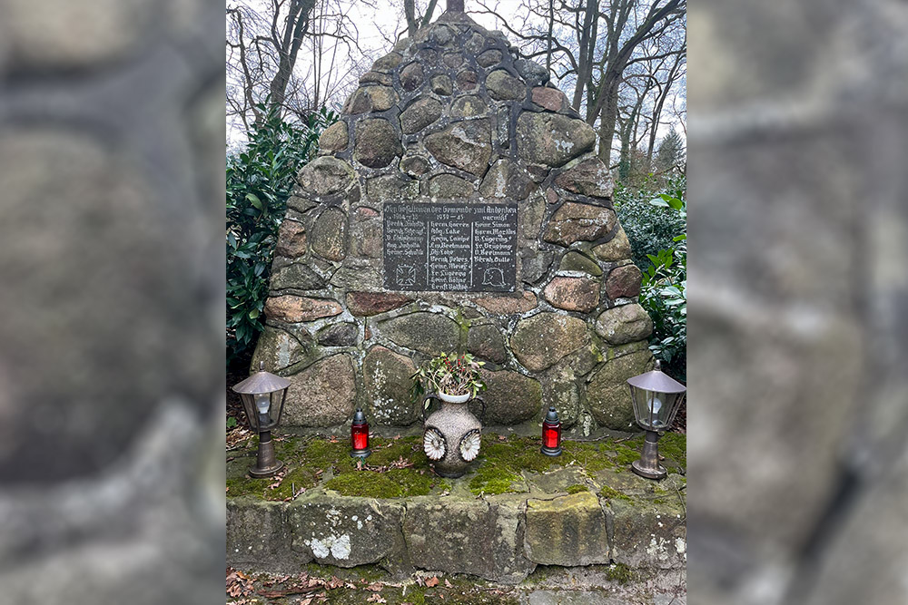 Oorlogsmonument Lotten #2
