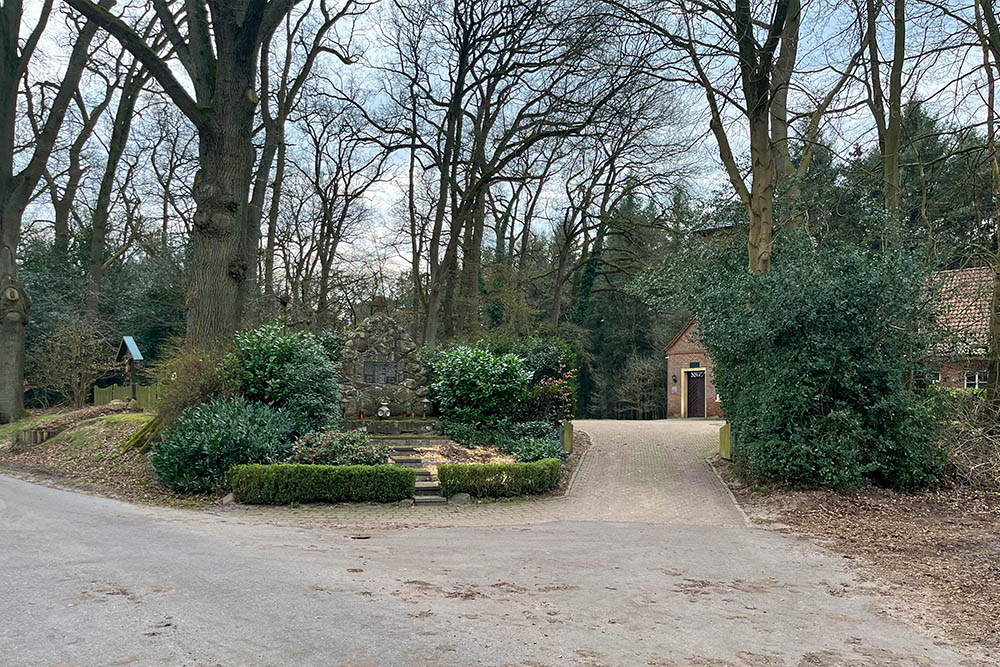 Oorlogsmonument Lotten #4