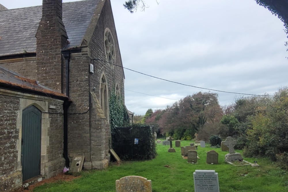 Commonwealth War Graves St Peter Churchyard #1