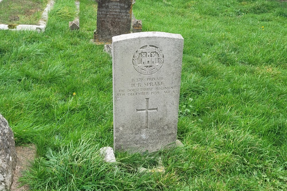 Commonwealth War Graves St Peter Churchyard #5