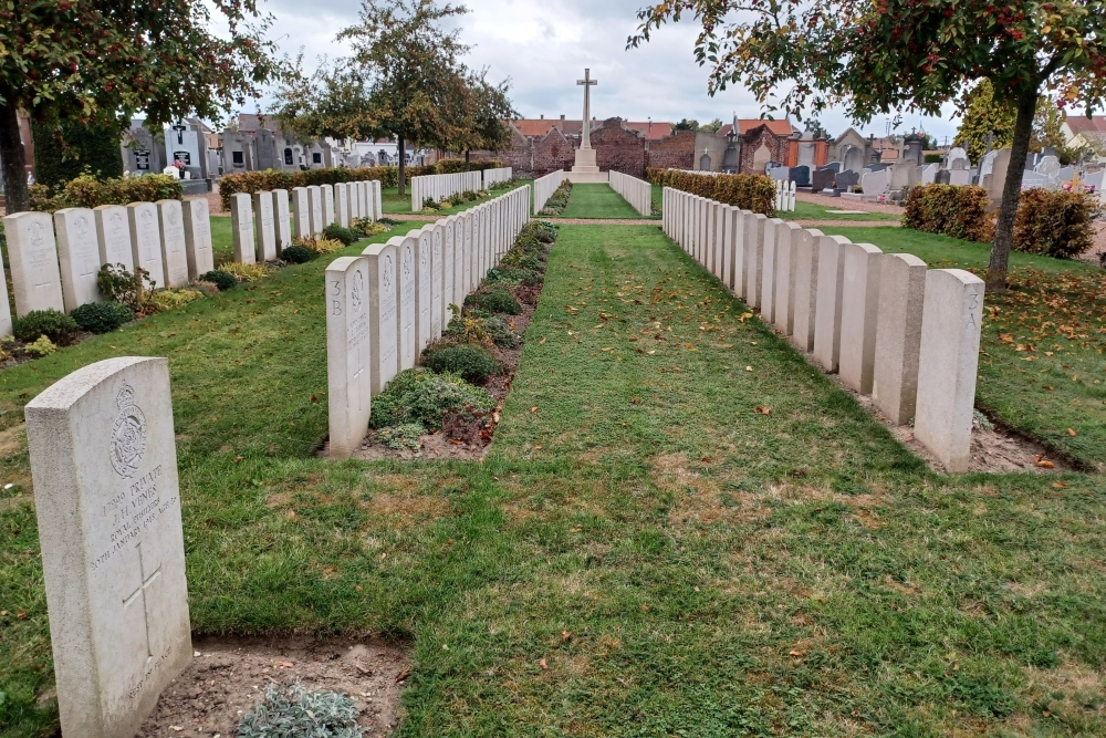 Commonwealth War Graves Noeux-les-Mines  #3