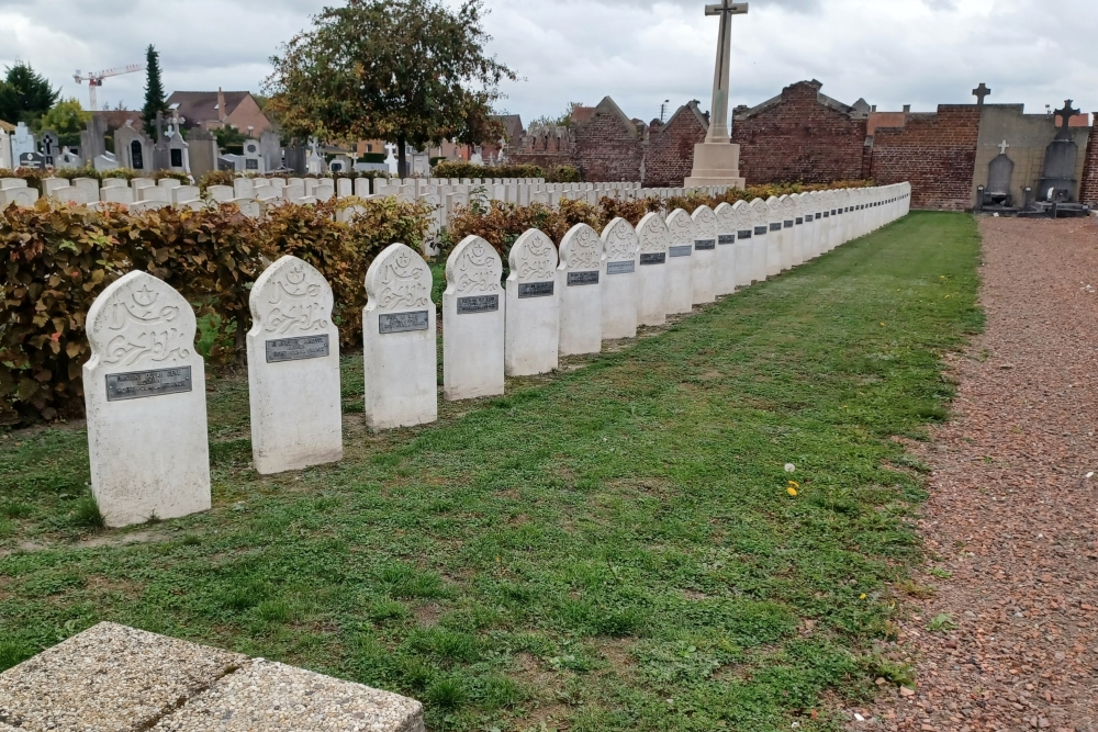 Commonwealth War Graves Noeux-les-Mines  #4