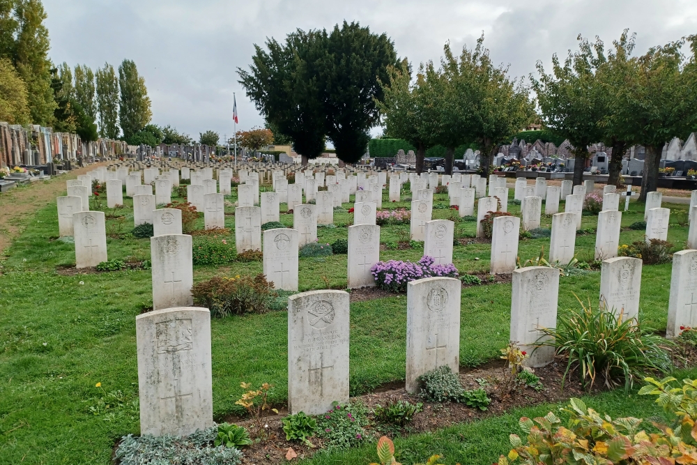 Commonwealth War Graves Sailly-Labourse #7