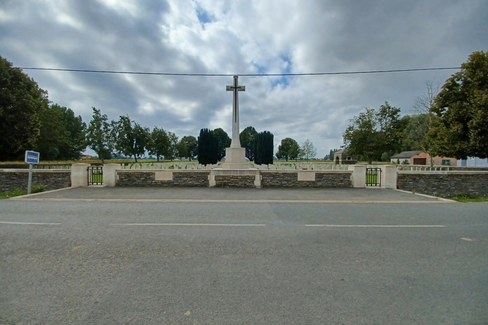 Commonwealth War Cemetery Vieille-Chapelle New #1