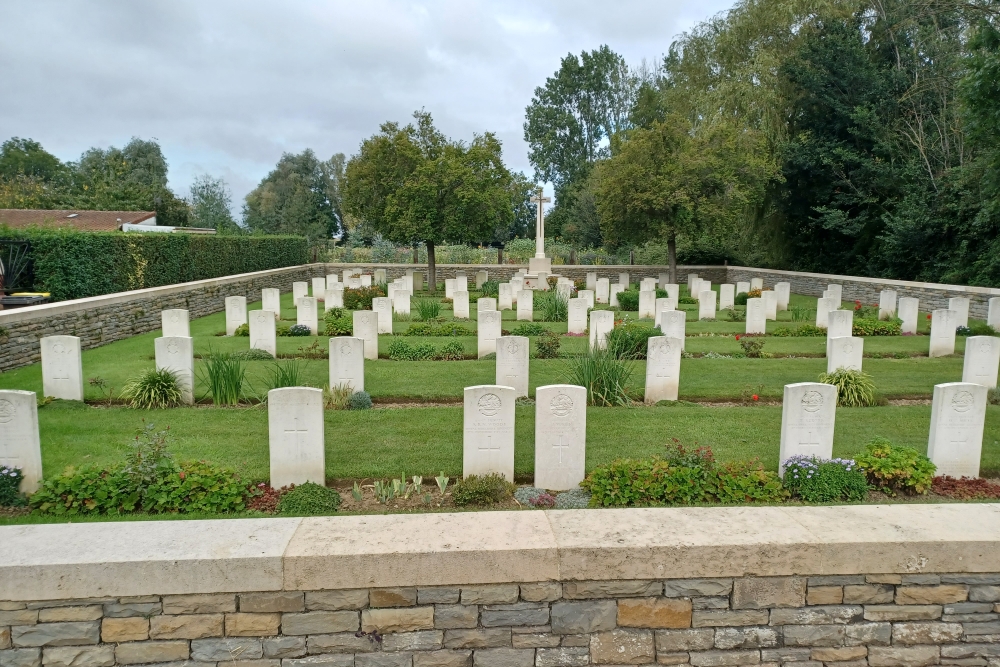 Commonwealth War Cemetery Fauquissart
