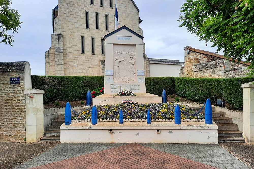 Oorlogsmonument Frénouville #1