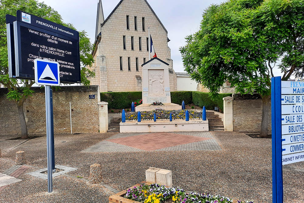 Oorlogsmonument Frénouville #3
