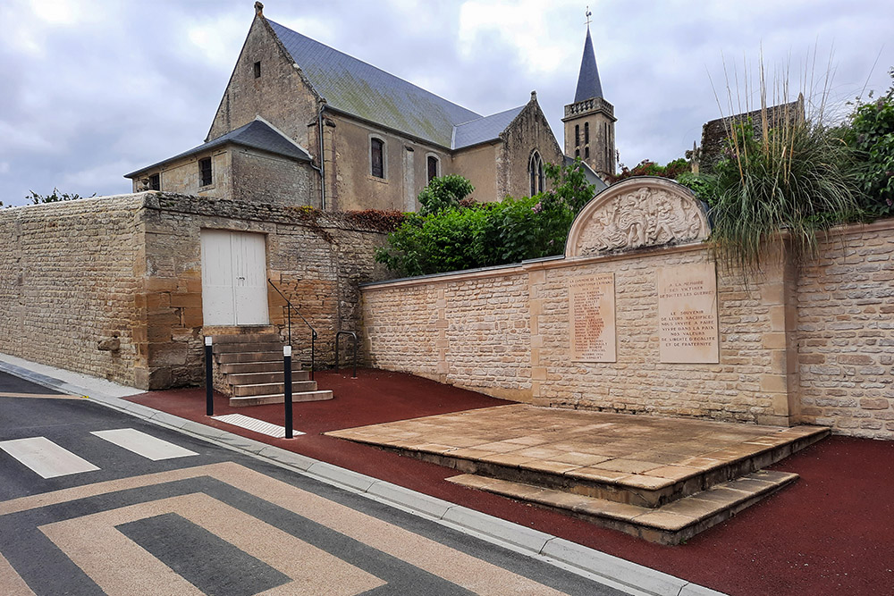 Oorlogsmonument Lantheuil #2