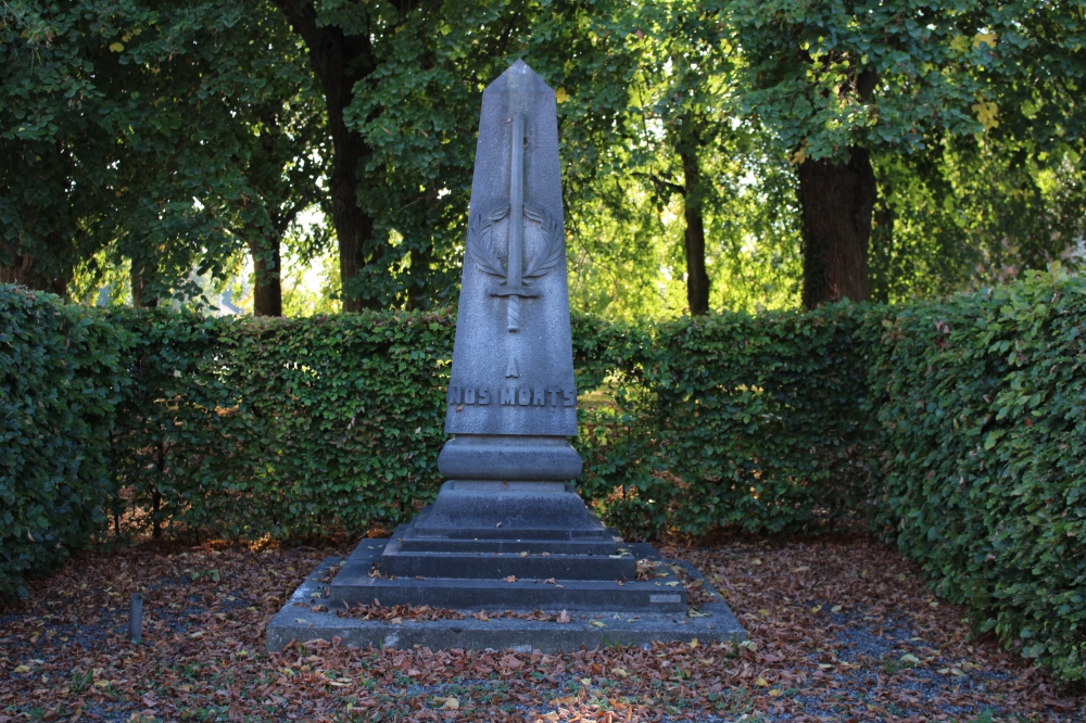War Memorial Longchamps #1