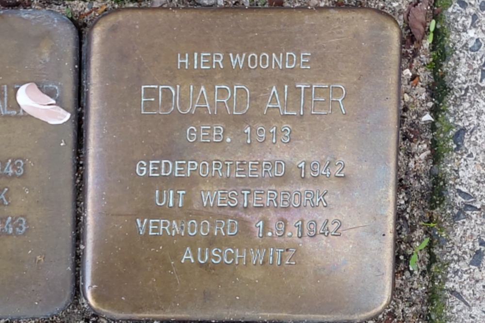 Stumbling Stones Burgemeester Meineszlaan 27a #4