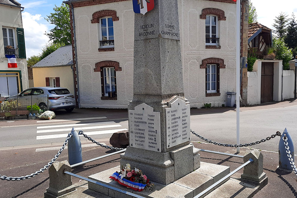War Memorial Ver-sur-Mer #5