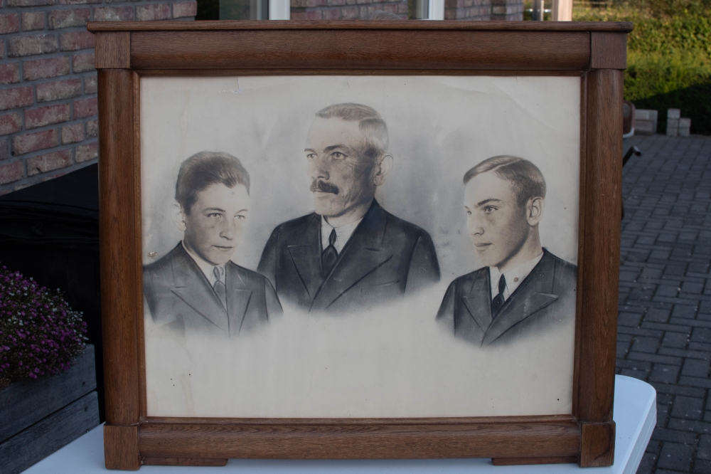 Graf Burgerslachtoffers Beek #2