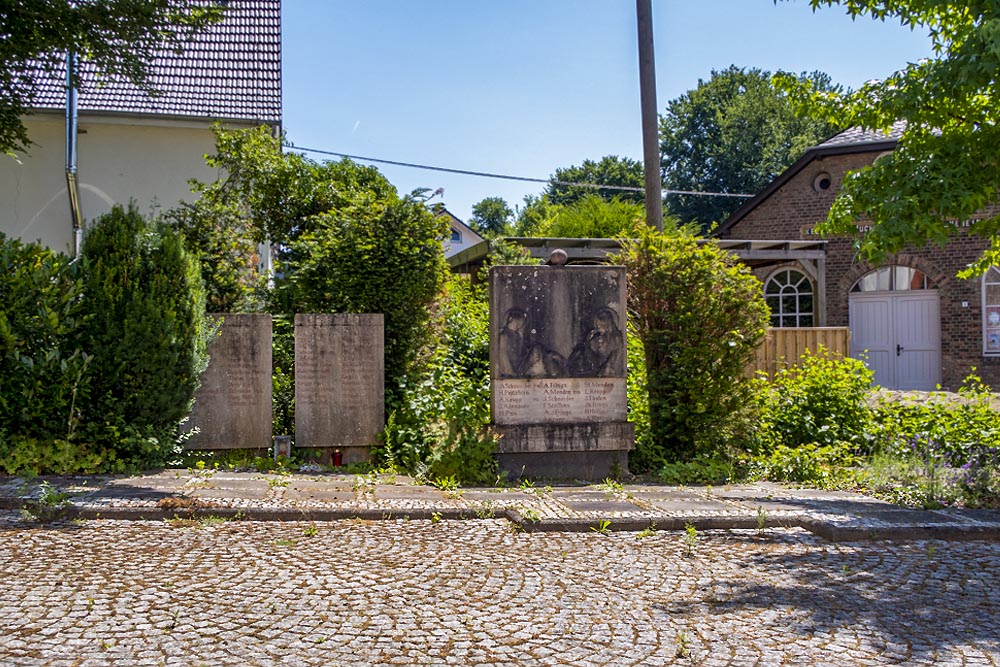 War Memorial Bruchhausen #2