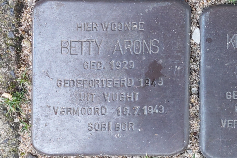 Stumbling Stones Burgemeester Meineszlaan 39a #4