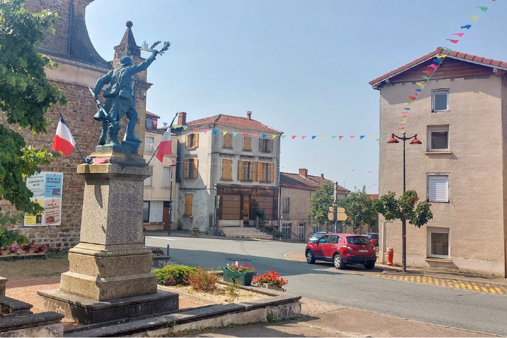 Oorlogsmonument Bussières #1
