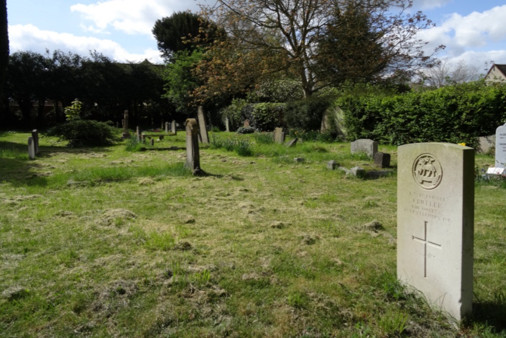 Commonwealth War Grave East Clandon Cemetery