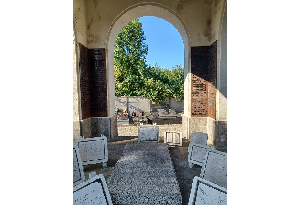 Mausoleum Oignies #4