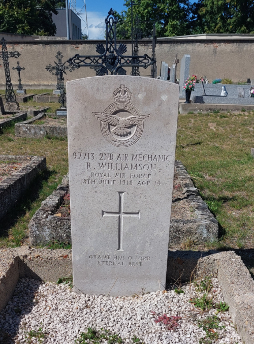 Oorlogsgraf van het Gemenebest Moulins-Sur-Allier