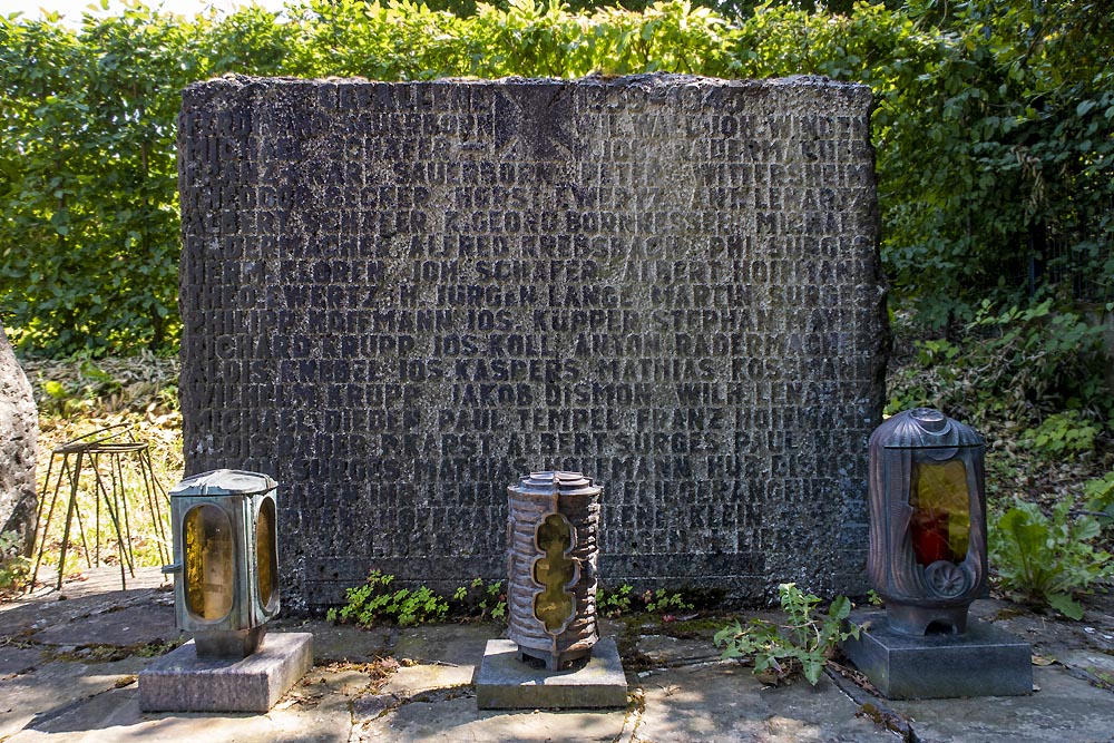 Oorlogsmonument Hönningen #3