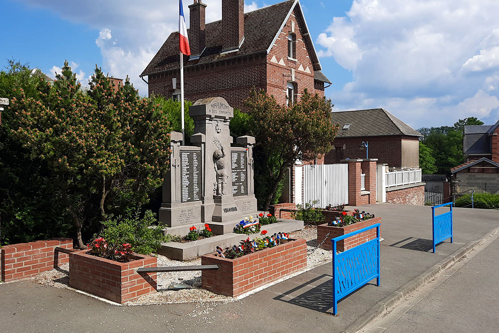 Oorlogsmonument Miraumont #3