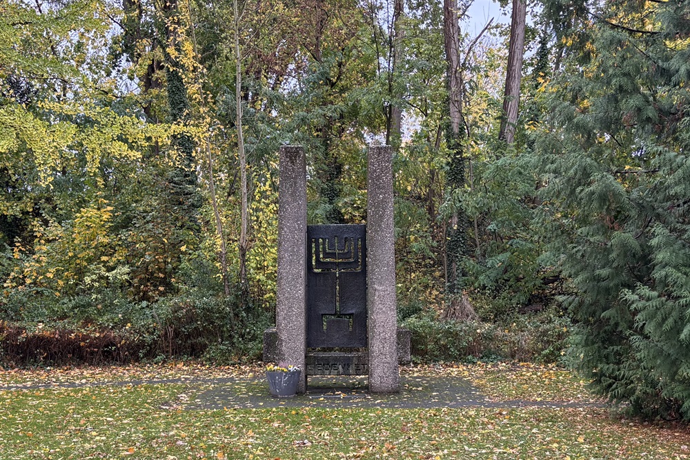 Gedenksteen bij de voormalige Nieuwe Synagoge #1