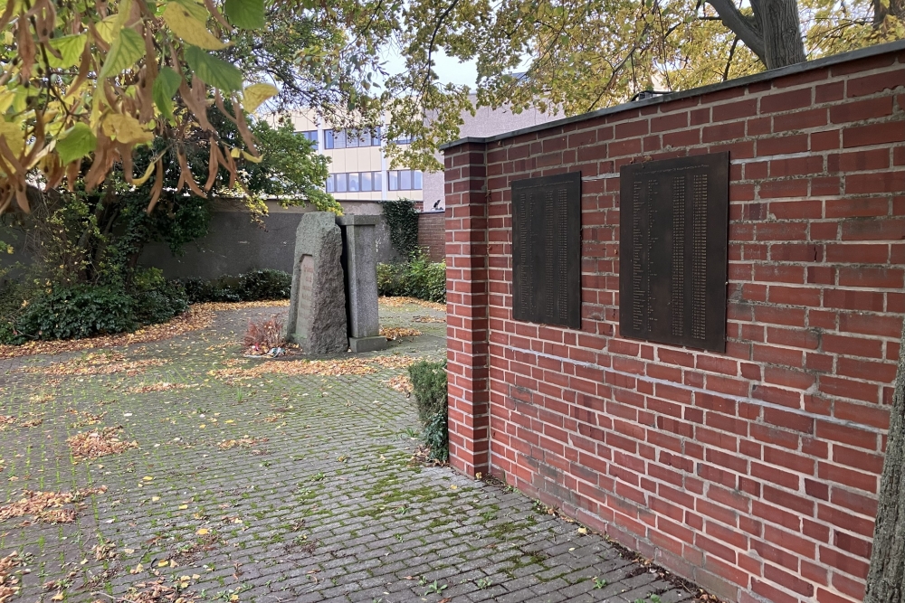 Monument Omgekomen Dwangarbeiders Pulgar #4