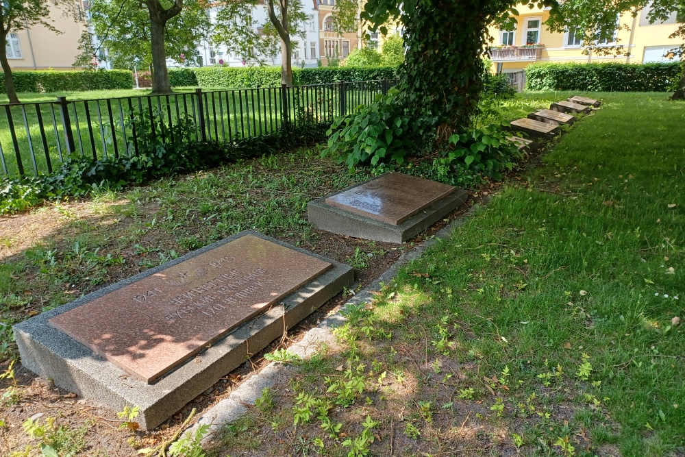 Sovjet Oorlogsbegraafplaats Rostock #4