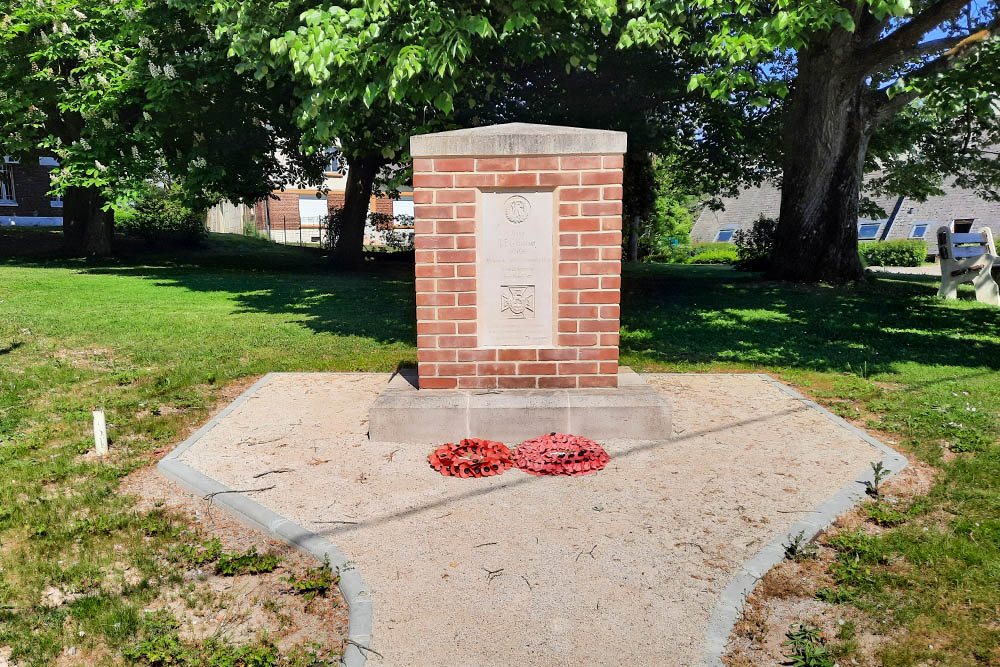 Memorial Major Lanoe George Hawker