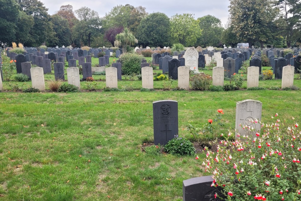 Oorlogsgraven van het Gemenebest Woodlands Cemetery