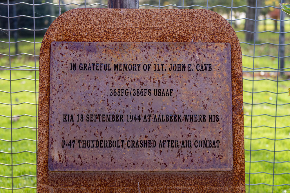 Memorial Crashsite P47D Thunderbolt 44-19735  #2