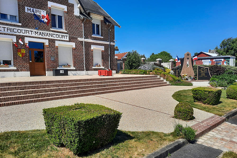 War Memorial Étricourt-Manancourt #3