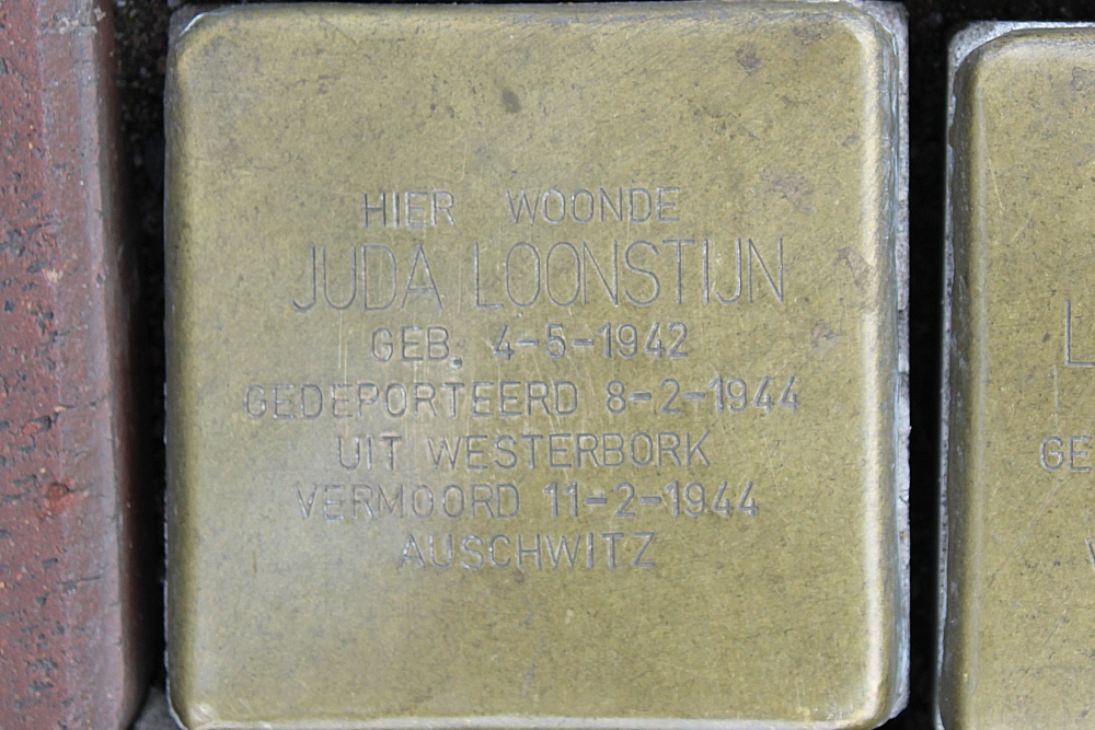 Stumbling Stones head of the of the Leeuwenstraat (former Achterom 12d) #2