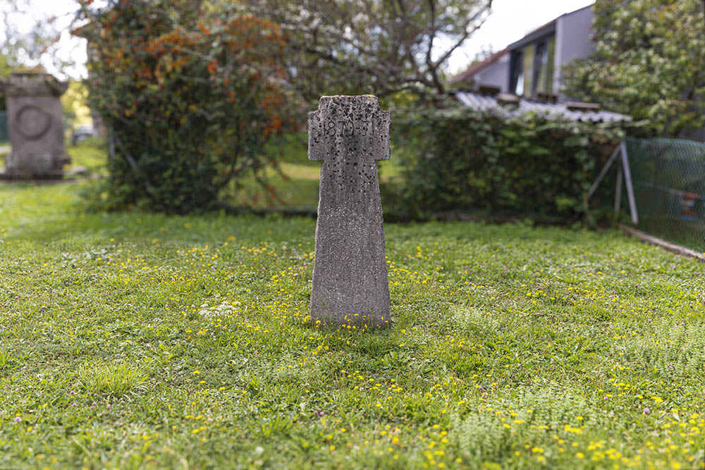 Mass Grave marked 1870-71 #4